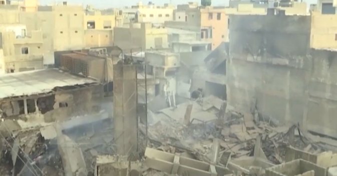 حريق بمصنع للملابس في باكستان يودي بحياة 4 من رجال الإطفاء
