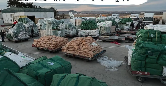 مساعدات سعودية مستمرة لمنكوبي الزلزال بسوريا وتركيا