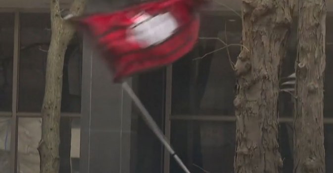 أنصار ومعارضون لترمب يتجمعون أمام محكمة مانهاتن قبل محاكمته