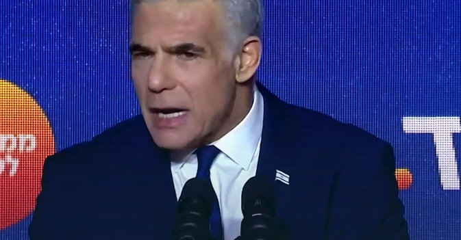 لبيد سنواصل كفاحنا من أجل الديمقراطية 