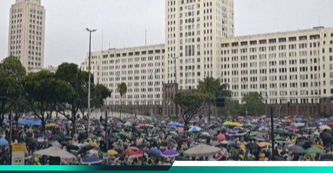 أنصار بولسونارو يطالبون بتدخل الجيش لإبقائه في السلطة