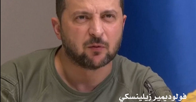 زيلينسكي يتحدث مع أسرى الحرب المتبادلين عبر الفيديو