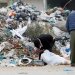 غالباً ما تفيض المكبات في لبنان بالنفايات التي تحرق بشكل غير قانوني في محارق غير رسمية (رويترز)
