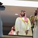 الأمير محمد بن سلمان يتوج بنزيمة قائد الاتحاد بكأس الملك السعودي (تصوير: علي خمج)