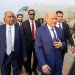 العليمي رفقة رئيس حكومته بن بريك يعودان إلى عدن لمواجهة الأزمة الاقتصادية (سبأ)