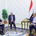 رئيس الحكومة اليمنية مع المبعوث الأممي في عدن (سبأ)