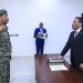 كامل إدريس خلال مراسم أداء اليمين رئيساً للوزراء أمام عبد الفتاح البرهان (وكالة الأنباء السودانية)