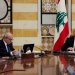 الرئيس اللبناني جوزيف عون والى يمينه رئيس الحكومة نواف سلام خلال جلسة الحكومة الثلاثاء (رويترز)