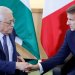 الرئيس الفرنسي إيمانويل ماكرون والرئيس الفلسطيني محمود عباس في لقاء على هامش اجتماعات الأمم المتحدة بنيويورك 25 سبتمبر 2024 (أ.ف.ب)
