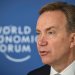 رئيس المنتدى الاقتصادي العالمي بورغه برنده لدى حضوره إحدى جلسات «منتدى دافوس الصيفي» في مدينة تيانجين الصينية يونيو 2025 (أ.ف.ب)