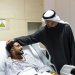 الشيخ محمد بن زايد خلال زيارته أحد المصابين من الهجمات الإيرانية على الإمارات (وام)