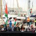 أعضاء اللجنة التوجيهية لـ«أسطول الصمود العالمي» ومنظمة «أوبن آرمز» يحضرون مؤتمراً صحافياً بينما يستعد الأسطول للمغادرة إلى غزة من برشلونة 12 أبريل 2026 (رويترز)