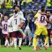 لاعبو المنتخب الإسباني واحتفالات صاخبة بعد الانتصار على فرنسا والتأهل للنهائي (إ.ب.أ)