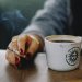 كيف تؤثر السكريات والقهوة والنيكوتين في الدماغ (بكسلز)