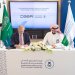 جانب من توقيع الاتفاقيات بين هيئة المحتوى المحلي والمشتريات الحكومية مع شركة «سير الوطنية للسيارات» (الشرق الأوسط)