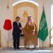الأمير فيصل بن فرحان مستقبلاً الوزير توشيميتسو موتيجي في الرياض الأربعاء (الخارجية السعودية)