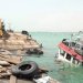 ميناء المخا اليمني تعرض لهجمات حوثية متكررة بالصواريخ والطائرات المسيّرة (رويترز)