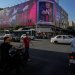 مجتبى خامنئي يدعو لـ«الوحدة».. وواشنطن لتشديد الحصار الاقتصادي (تغطية حية)