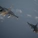مقاتلتان أميركيتان من طراز «F - 16» تابعتان لـ«سنتكوم» التي تشرف على العمليات العسكرية الأميركية في الشرق الأوسط (سنتكوم)