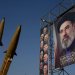 صواريخ إيرانية وصور للمرشد الإيراني مجتبى خامنئي وقادة عسكريين قُتلوا في ضربات أميركية وإسرائيلية خلال معرض عسكري في طهران الاثنين (أ.ب)