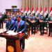 رئيس البرلمان العراقي هيبت الحلبوسي يقرأ اليمين الدستورية وإلى جانبه رئيس الحكومة علي الزيدي ومن خلفهما وزراء جدد يوم 15 أكتوبر 2026 (إعلام حكومي)